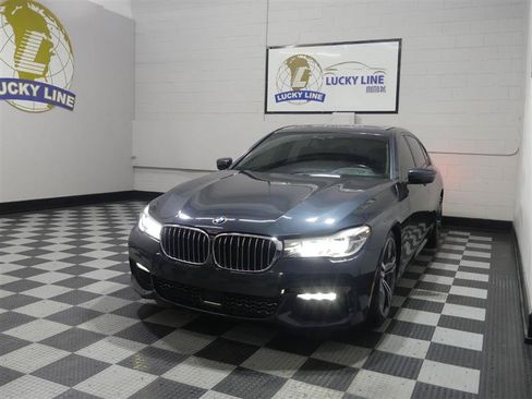 Used 2019 BMW 740i xDrive w/ M Sport Package AWD/4WD image 4