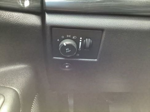 Used 2020 Jeep Grand Cherokee Altitude image 23