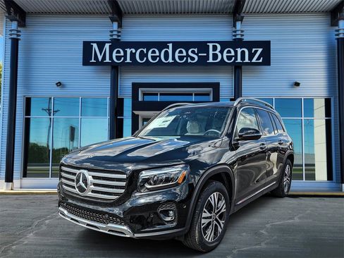 New 2026 Mercedes-Benz GLB 250 4MATIC image 3