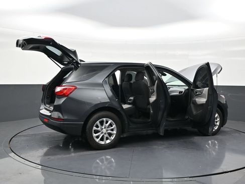 Used 2021 Chevrolet Equinox LS FWD image 28