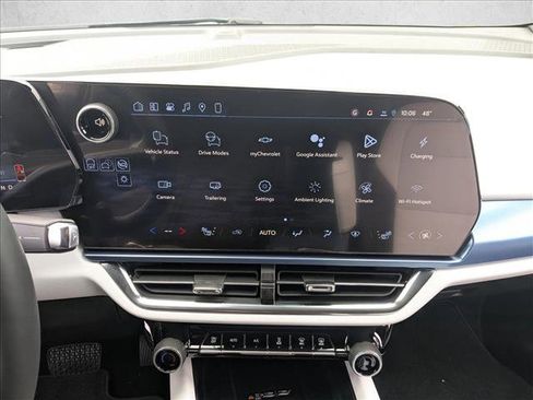 New 2026 Chevrolet Equinox EV LT image 12