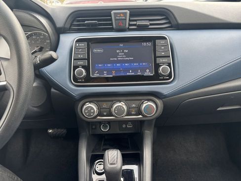 Used 2025 Nissan Versa SV image 17