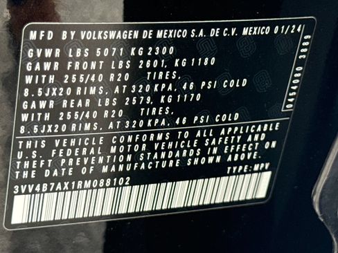 Certified 2024 Volkswagen Tiguan SEL R-Line AWD/4WD image 29
