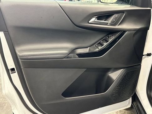 Used 2026 Chevrolet Equinox LT AWD/4WD image 12