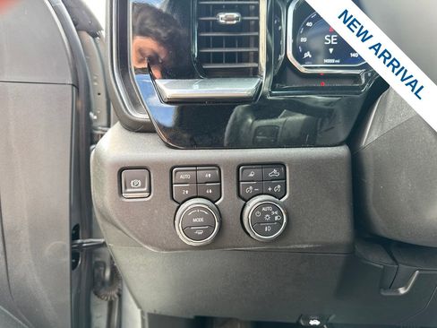 Used 2025 Chevrolet Silverado 2500 LTZ w/ LTZ Convenience Package AWD/4WD image 19