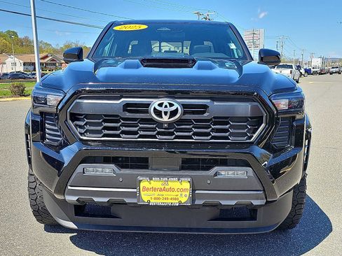 Used 2025 Toyota Tacoma TRD Sport w/ TRD Sport Premium Package AWD/4WD image 2