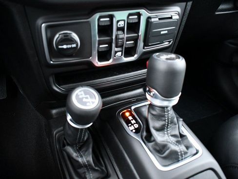 New 2026 Jeep Wrangler Unlimited Sahara AWD/4WD image 19