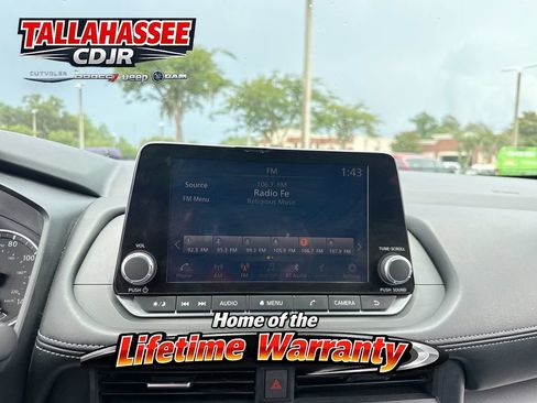 Used 2024 Nissan Rogue SV FWD image 22