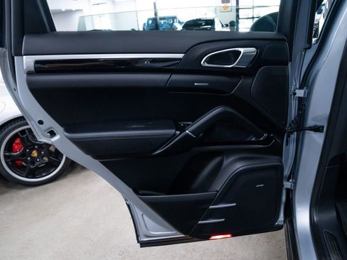 Used 2016 Porsche Cayenne AWD/4WD image 20