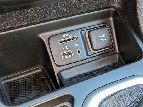 Used 2014 Jeep Cherokee Latitude FWD image 22