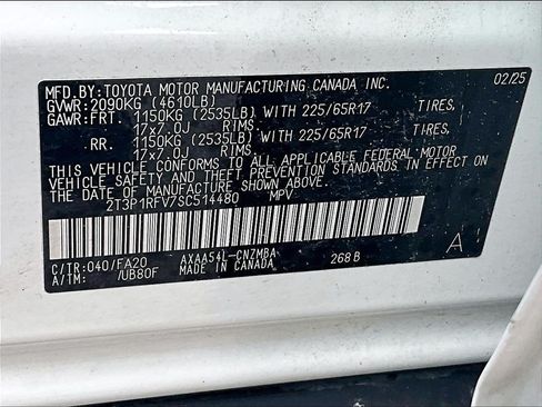 Used 2025 Toyota RAV4 XLE AWD/4WD image 36