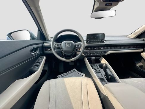 Used 2025 Honda Accord SE image 25