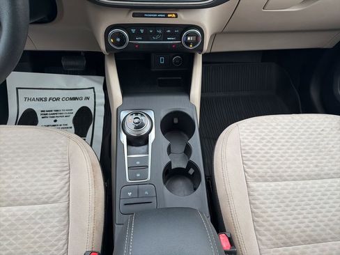 Certified 2020 Ford Escape SE image 29