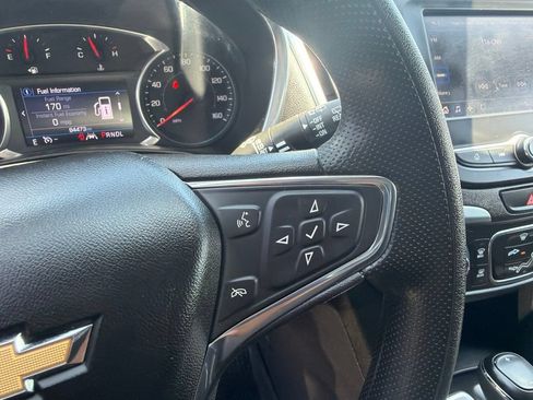 Used 2021 Chevrolet Equinox LT w/ LPO, Floor Liner Package FWD image 15