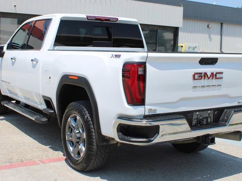 Used 2026 GMC Sierra 2500 SLT w/ SLT Convenience Package AWD/4WD image 4