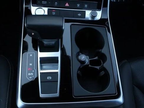 Used 2019 Audi Q8 Premium Plus image 35