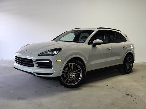 Used 2023 Porsche Cayenne AWD/4WD image 1