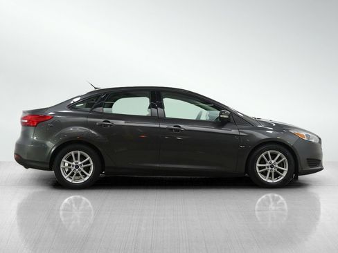 Used 2015 Ford Focus SE image 6