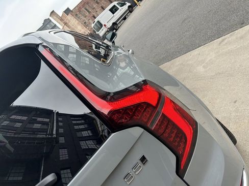 Certified 2025 Volvo XC90 B5 Plus image 11