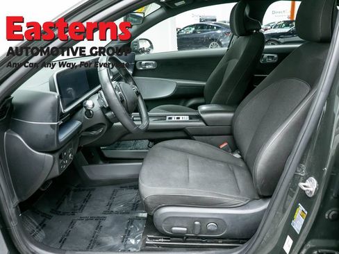 Used 2024 Hyundai Ioniq 6 SE RWD image 14