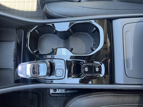 New 2026 Volvo XC40 B5 Ultra w/ Protection Package Premier AWD/4WD image 24