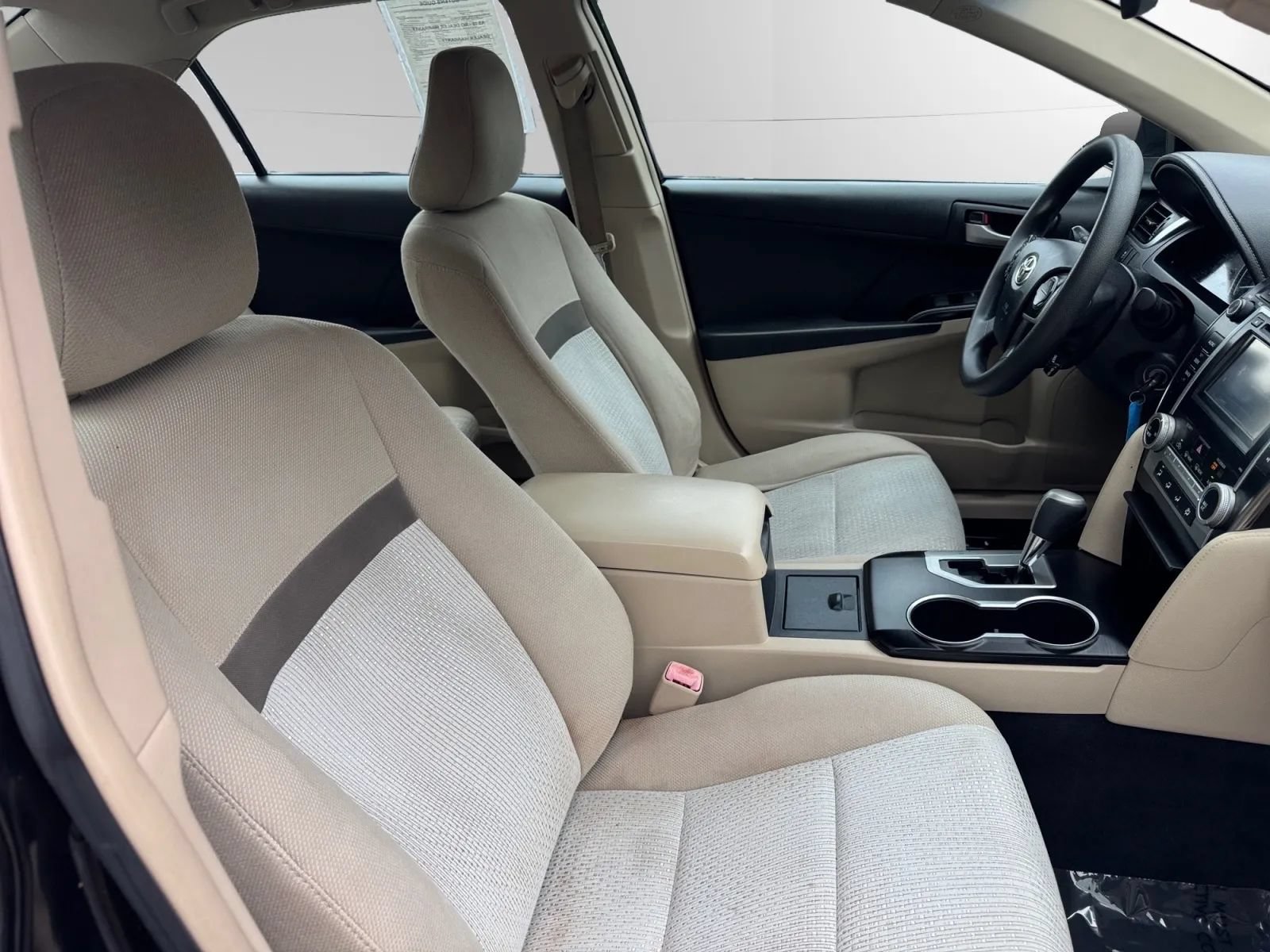 Used 2012 Toyota Camry LE FWD image 18