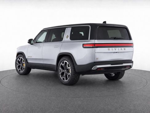 Used 2024 Rivian R1S Adventure AWD/4WD image 2