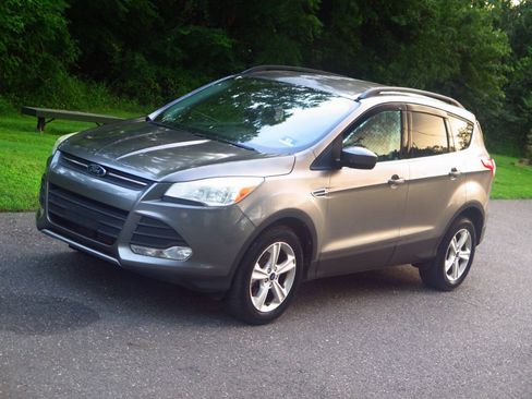 Used 2014 Ford Escape SE w/ Equipment Group 201A AWD/4WD image 18