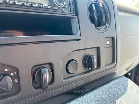 Used 2015 Ford E-350 and Econoline 350 Super Duty image 15