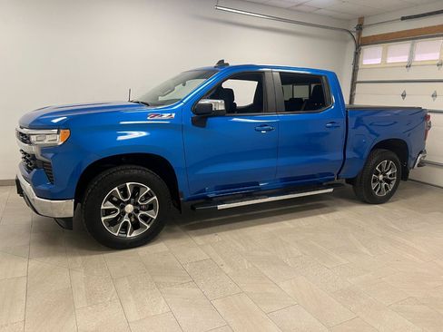Used 2024 Chevrolet Silverado 1500 LT AWD/4WD image 2