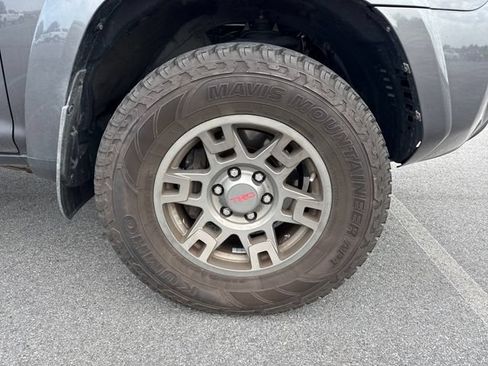 Used 2019 Toyota 4Runner SR5 Premium AWD/4WD image 7