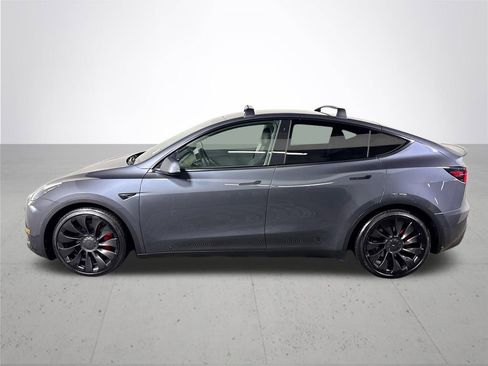 Used 2022 Tesla Model Y Performance image 9