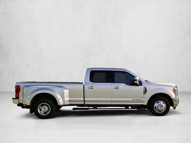 Used 2017 Ford F350 Lariat w/ Lariat Ultimate Package RWD image 4