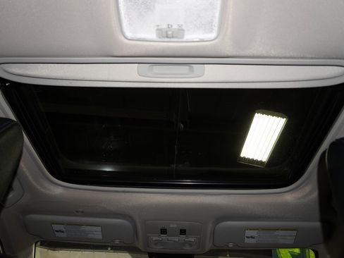 Used 2017 Toyota Corolla SE w/ SE Premium Package image 14