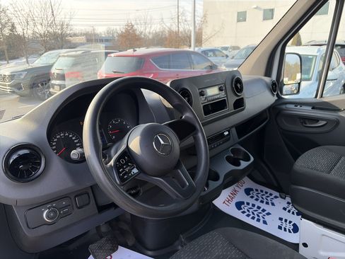 Used 2021 Mercedes-Benz Sprinter 1500 image 11