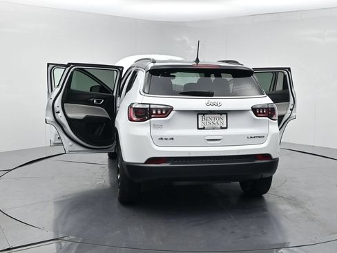 Used 2025 Jeep Compass Limited AWD/4WD image 28