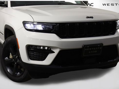 Used 2023 Jeep Grand Cherokee Limited w/ Black Appearance Package image 45