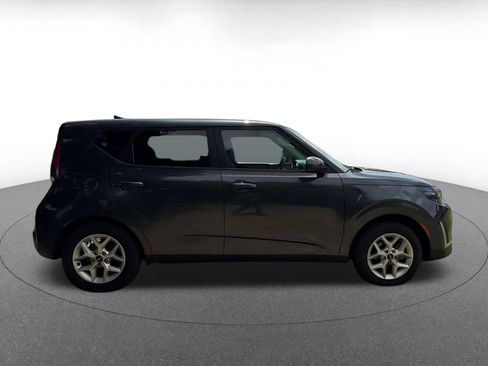 Used 2025 Kia Soul LX w/ LX Technology Package FWD image 13
