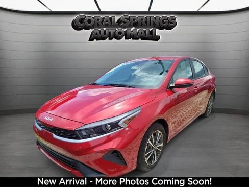 Used 2024 Kia Forte LXS w/ LXS Technology Package FWD image 2