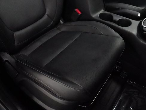 Used 2025 Kia Seltos EX w/ EX Sunroof Package FWD image 33