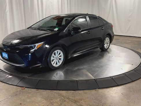 Used 2024 Toyota Corolla XLE image 6