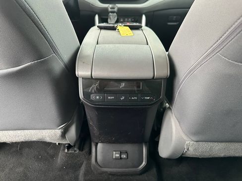 Used 2023 Toyota Highlander L FWD image 26