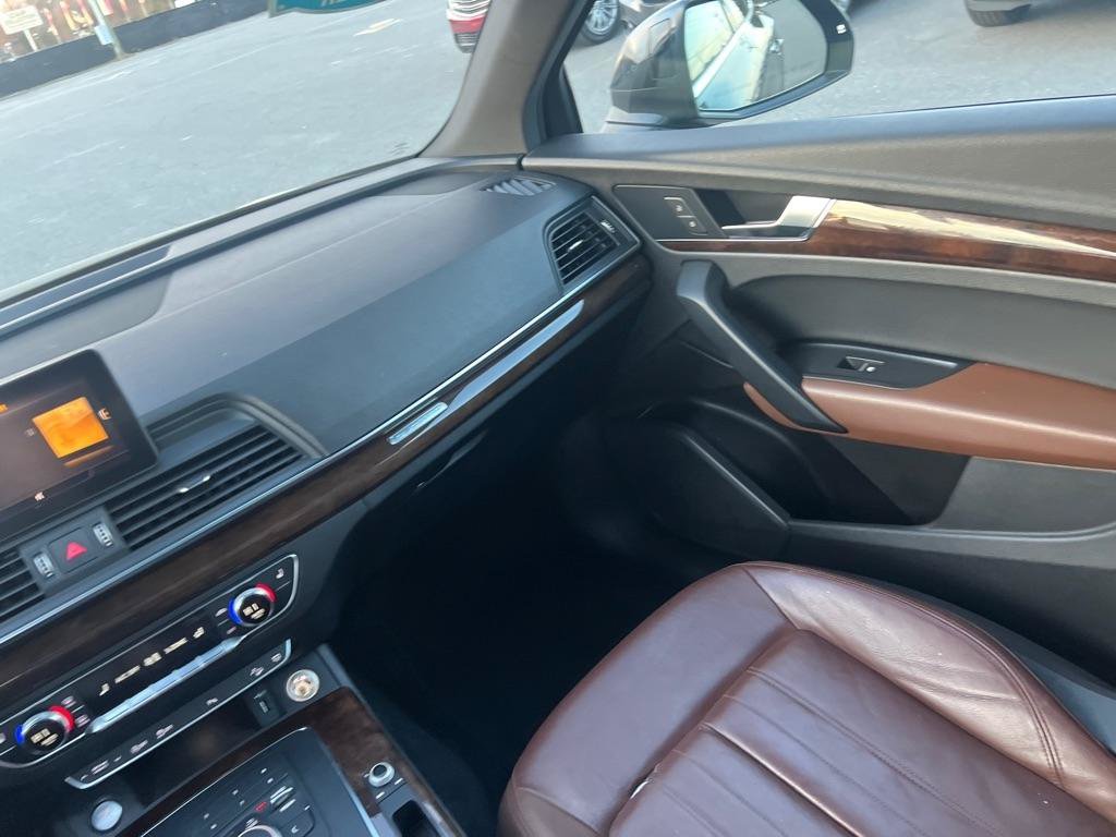 Used 2020 Audi Q5 2.0T Premium AWD/4WD image 25