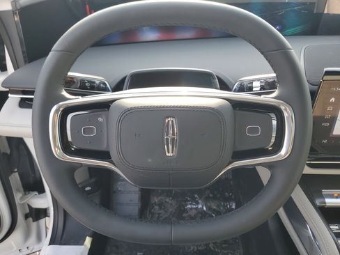 New 2026 Lincoln Nautilus Reserve image 16