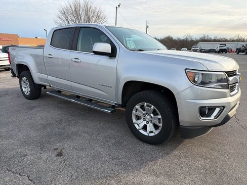 Used 2020 Chevrolet Colorado LT w/ LT Convenience Package image 2