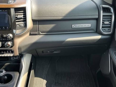 Used 2022 RAM 1500 Laramie AWD/4WD image 18