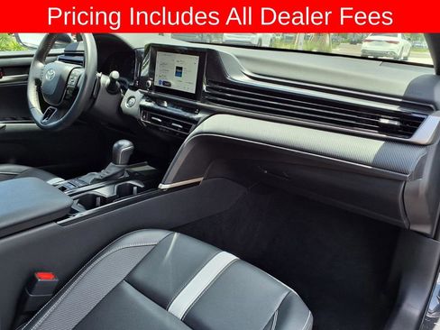 Used 2025 Toyota Camry SE w/ Convenience Package FWD image 10