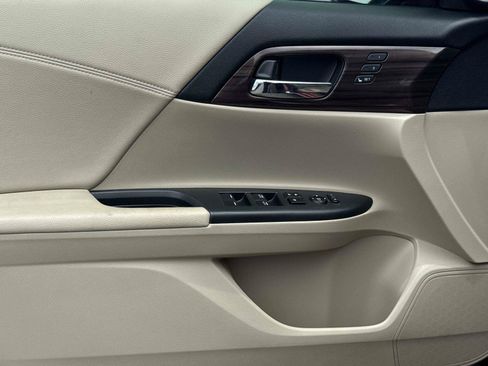 Certified 2017 Honda Accord Touring image 17