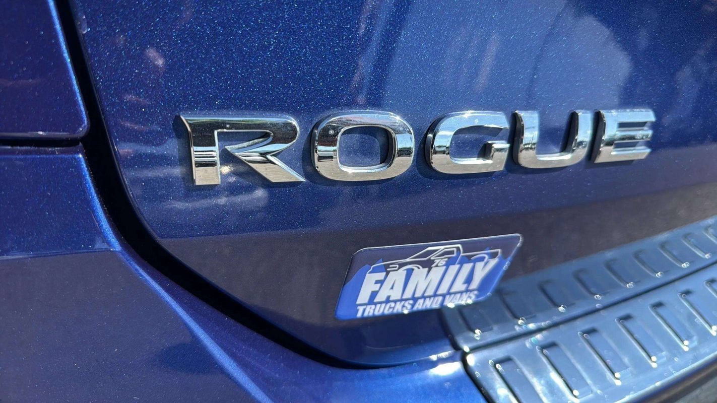 Used 2020 Nissan Rogue SL w/ Premium Package AWD/4WD image 24