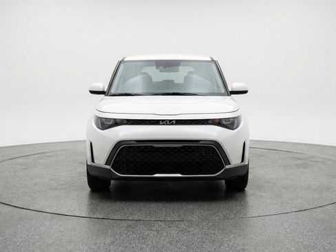 Used 2025 Kia Soul LX w/ LX Technology Package image 2